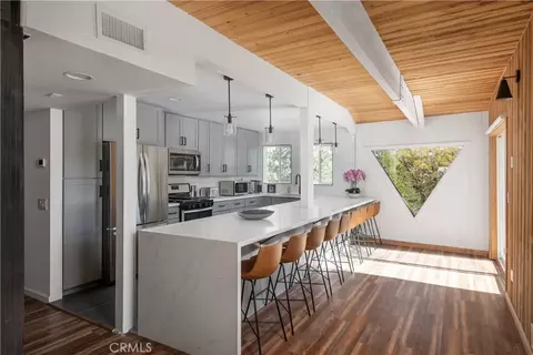 Kitchen - 27555 N Bay, Lake Arrowhead, CA 92352 photo 2 of 3