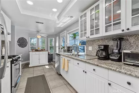 Kitchen - 1036 Henrietta Cir, Placentia, CA 92870 photo 3 of 4