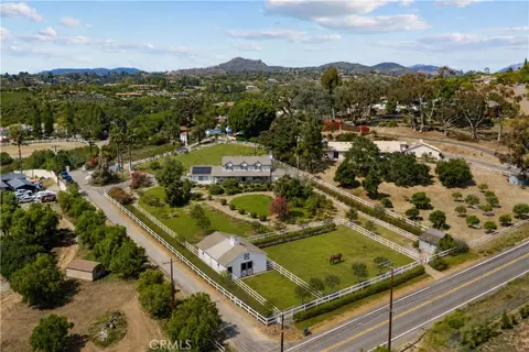 View/Area - 3162 Reche Rd, Fallbrook, CA 92028 photo 3 of 7