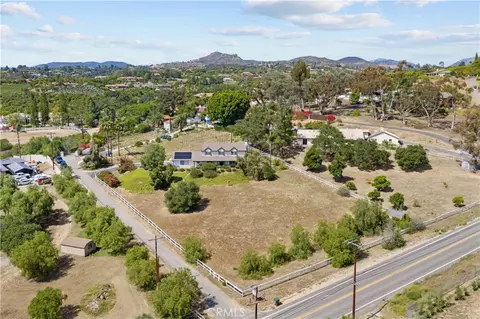 View/Area - 3162 Reche Rd, Fallbrook, CA 92028 photo 4 of 7