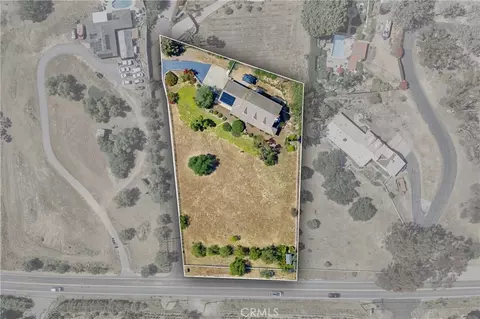 View/Area - 3162 Reche Rd, Fallbrook, CA 92028 photo 5 of 7