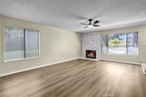 Living - 122 Tamarisk, Redlands, CA 92373 photo 3 of 4