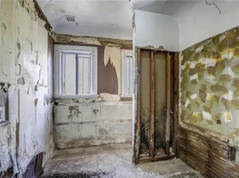 Bath - 807 E Laurel, Compton, CA 90221 photo 2 of 2