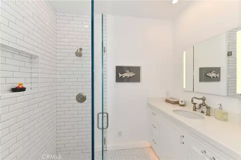 Bath - 1125 Rutherford, Napa, CA 94558 photo 8 of 14