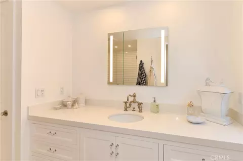 Bath - 1125 Rutherford, Napa, CA 94558 photo 11 of 14