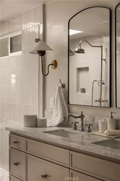 Bath - 1818 Samar, Costa Mesa, CA 92626 photo 4 of 10