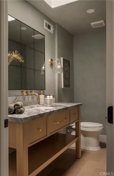 Bath - 1818 Samar, Costa Mesa, CA 92626 photo 8 of 10