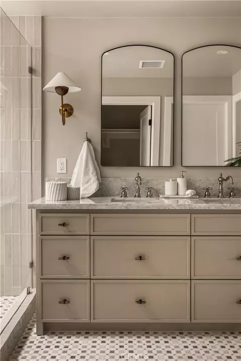 Bath - 1818 Samar, Costa Mesa, CA 92626 photo 5 of 10