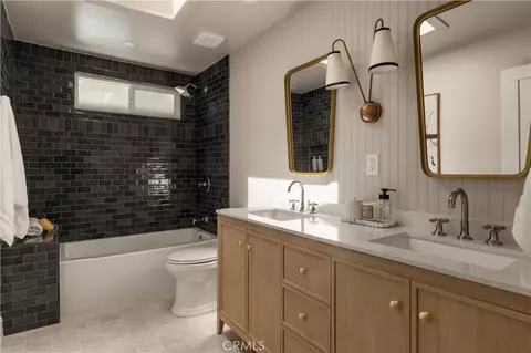 Bath - 1818 Samar, Costa Mesa, CA 92626 photo 9 of 10