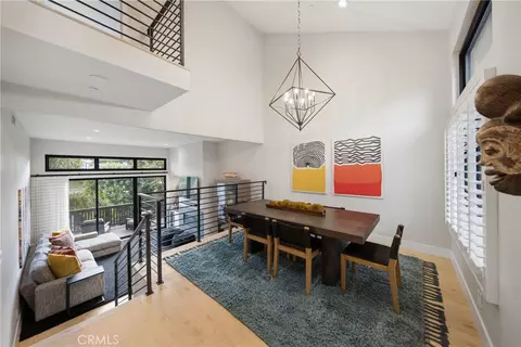 25 Canyon Is, Newport Beach, CA 92660