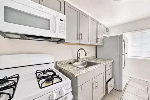Kitchen - 1290 Fairview, Colton, CA 92324 photo 1 of 2