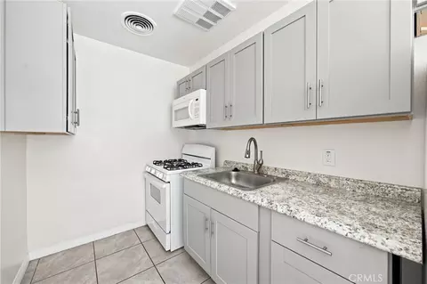 Kitchen - 1290 Fairview, Colton, CA 92324 photo 2 of 2