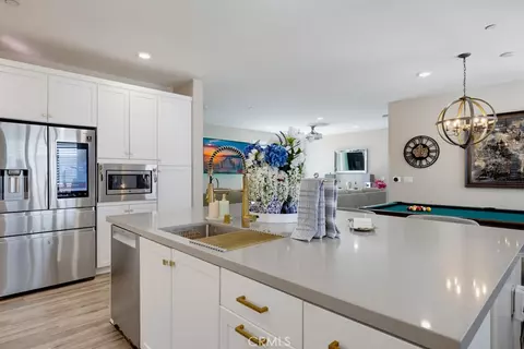 Kitchen - 108 Tribeca, Irvine, CA 92612 photo 4 of 11