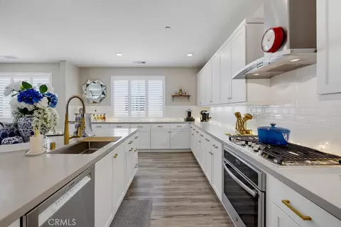 Kitchen - 108 Tribeca, Irvine, CA 92612 photo 7 of 11