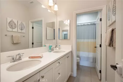 Bath - 22 Preston Pl, Tustin, CA 92782 photo 2 of 3