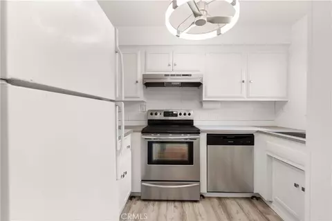 Kitchen - 1200 E Ocean #57, Long Beach, CA 90802 photo 4 of 4