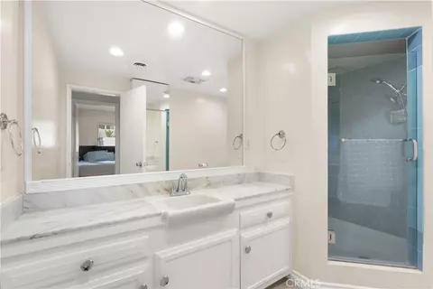 Bath - 1200 E Ocean #57, Long Beach, CA 90802 photo 2 of 4