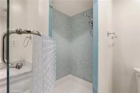 Bath - 1200 E Ocean #57, Long Beach, CA 90802 photo 4 of 4