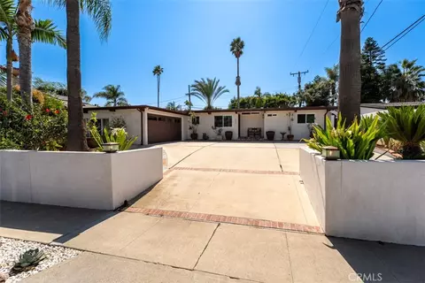 327 Santa Isabel, Newport Beach, CA 92660