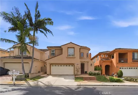 7124 Forest Glen Dr, Huntington Beach, CA 92648