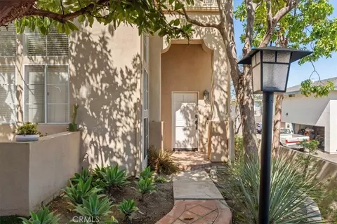 8310 Atlanta #205, Huntington Beach, CA 92646