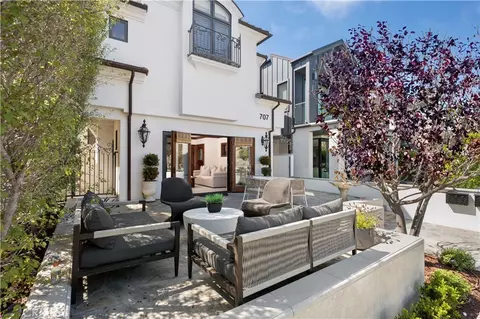 707 Larkspur Ave, Corona Del Mar, CA 92625