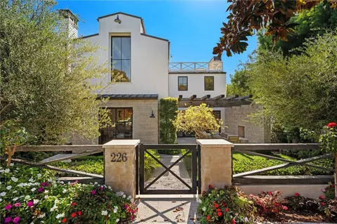 226 Poinsettia Ave, Corona Del Mar, CA 92625