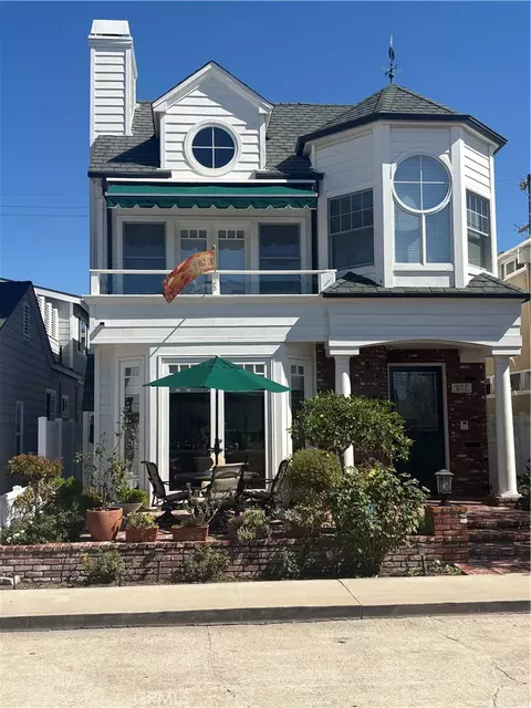 302 Ruby Ave, Newport Beach, CA 92662