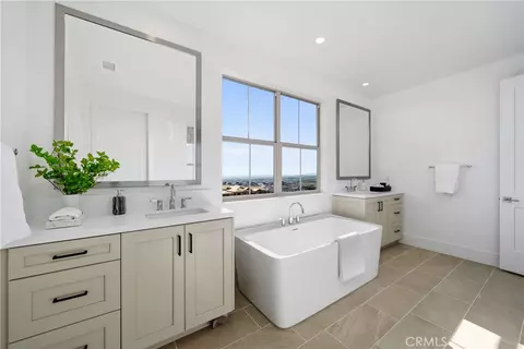 Bath - 123 Oakstone, Irvine, CA 92618 photo 1 of 5