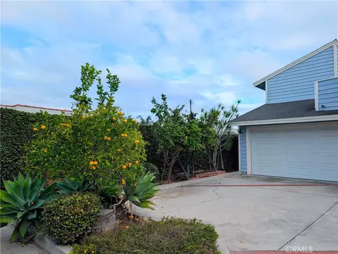 Exterior - 2302 Elden, Costa Mesa, CA 92627 photo 6 of 7