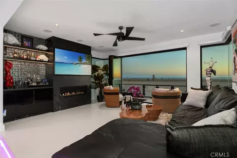 1904 W Oceanfront, Newport Beach, CA 92663