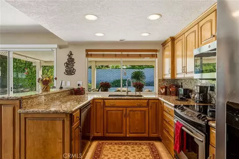 Kitchen - 73499 Haystack Rd, Palm Desert, CA 92260 photo 3 of 3