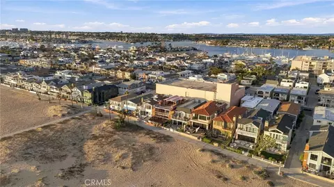 306 E Oceanfront, Newport Beach, CA 92661