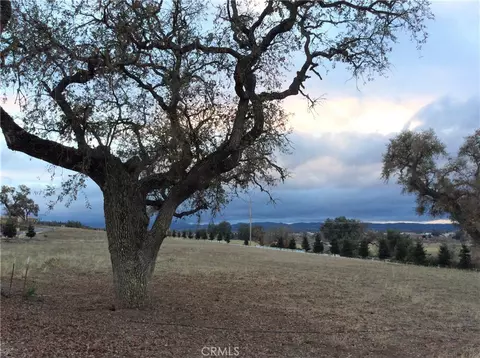 1320 Fire Rock Loop, Templeton, CA 93465 photo 3