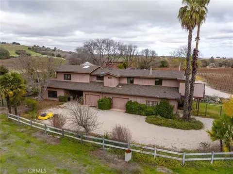 Exterior - 2135 Live Oak Rd, Paso Robles, CA 93446 photo 8 of 9