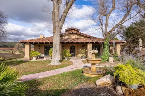 Exterior - 2135 Live Oak Rd, Paso Robles, CA 93446 photo 2 of 9