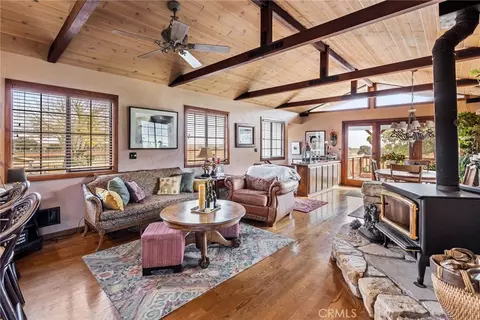 Living - 2135 Live Oak Rd, Paso Robles, CA 93446 photo 4 of 6
