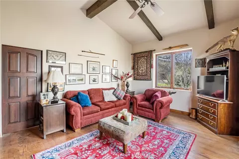 Living - 2135 Live Oak Rd, Paso Robles, CA 93446 photo 2 of 7