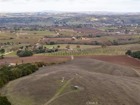 View/Area - 2135 Live Oak Rd, Paso Robles, CA 93446 photo 8 of 9