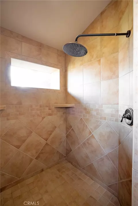Bath - 2135 Live Oak Rd, Paso Robles, CA 93446 photo 5 of 8