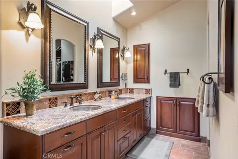 Bath - 2135 Live Oak Rd, Paso Robles, CA 93446 photo 3 of 8