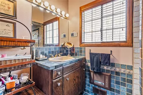 Bath - 2135 Live Oak Rd, Paso Robles, CA 93446 photo 7 of 8