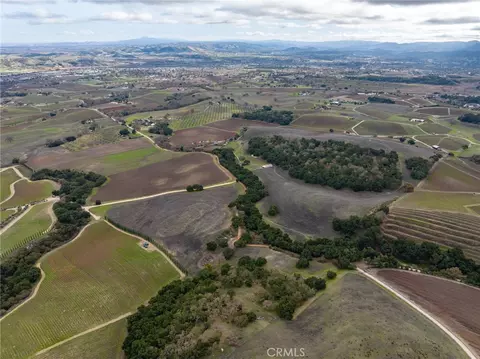 View/Area - 2135 Live Oak Rd, Paso Robles, CA 93446 photo 4 of 9