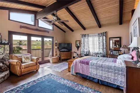 Bedroom - 2135 Live Oak Rd, Paso Robles, CA 93446 photo 6 of 8