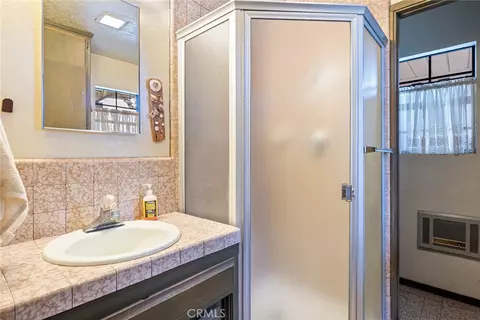 Bath - 2135 Live Oak Rd, Paso Robles, CA 93446 photo 6 of 8