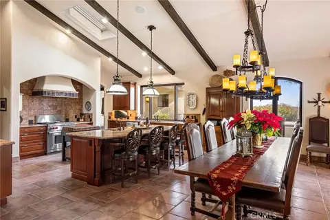 Dining - 2135 Live Oak Rd, Paso Robles, CA 93446 photo 2 of 3
