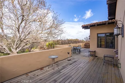 Exterior - 2135 Live Oak Rd, Paso Robles, CA 93446 photo 3 of 9