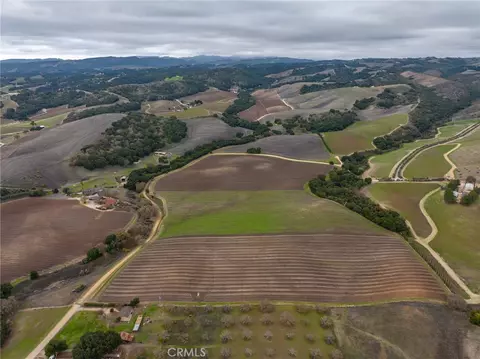 View/Area - 2135 Live Oak Rd, Paso Robles, CA 93446 photo 5 of 9