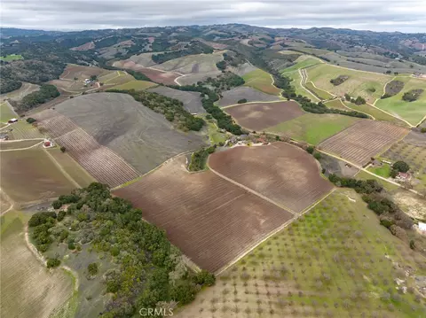View/Area - 2135 Live Oak Rd, Paso Robles, CA 93446 photo 7 of 9