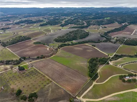 View/Area - 2135 Live Oak Rd, Paso Robles, CA 93446 photo 9 of 9